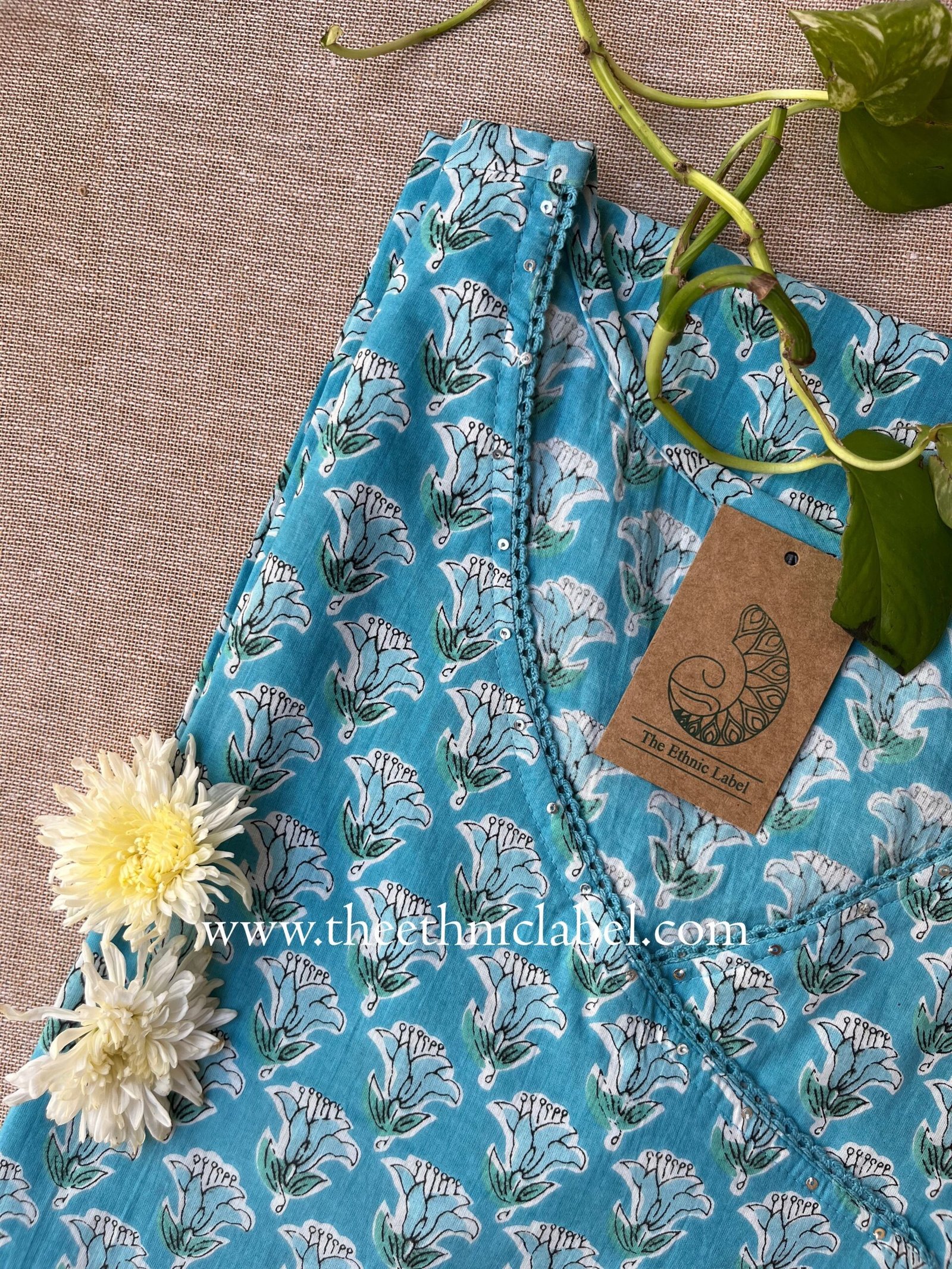 "Aanandi" Angrakha Cotton kurta - Big Size - Image 3