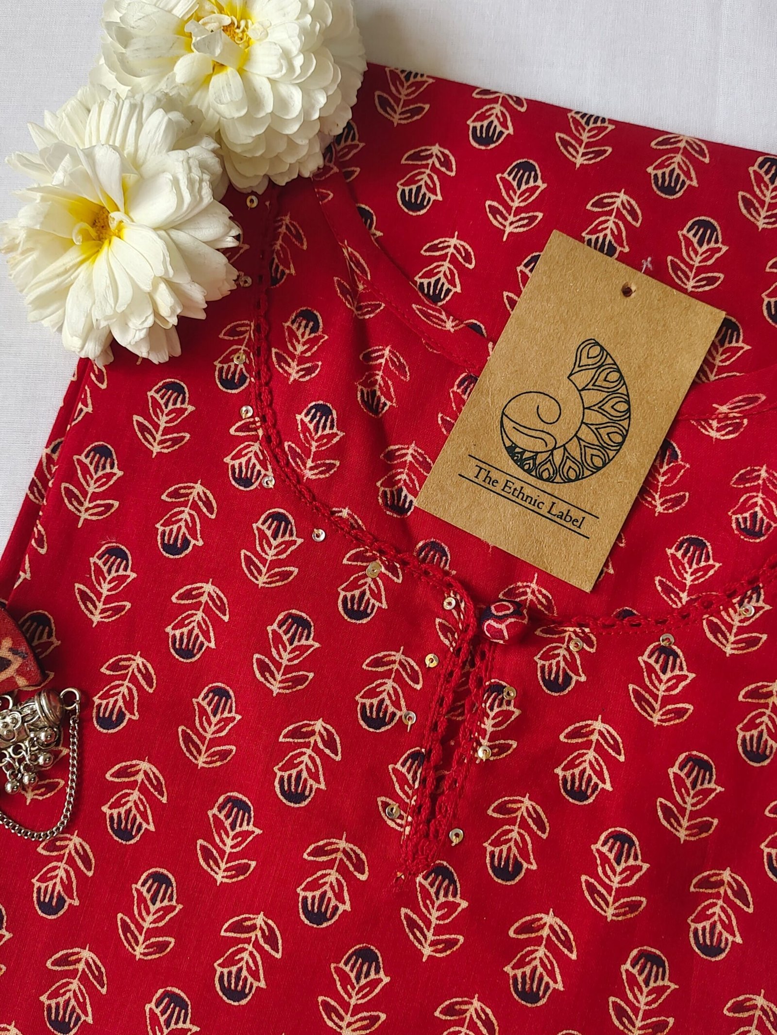 Red Boota Cotton Kurta - XL - Image 2