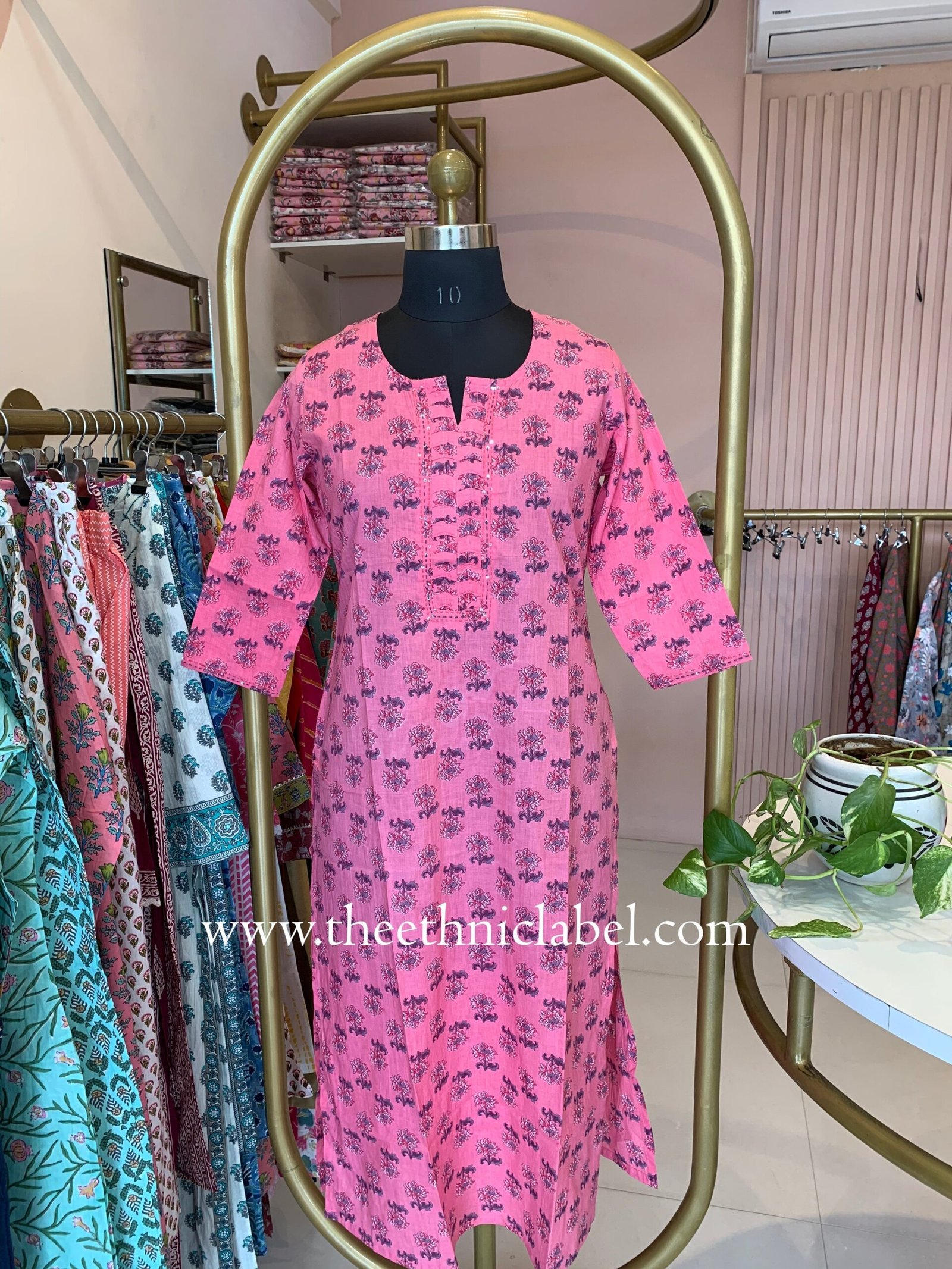 "Laakini" Boota Cotton kurta - Image 2